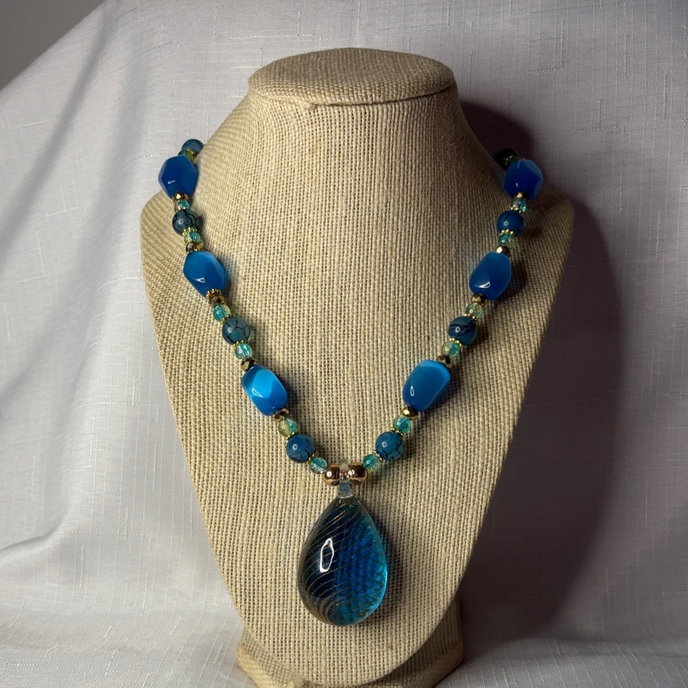 Handcrafted “The Cat’s Eye & Agate” Necklace w/Murano Glass Pendant
